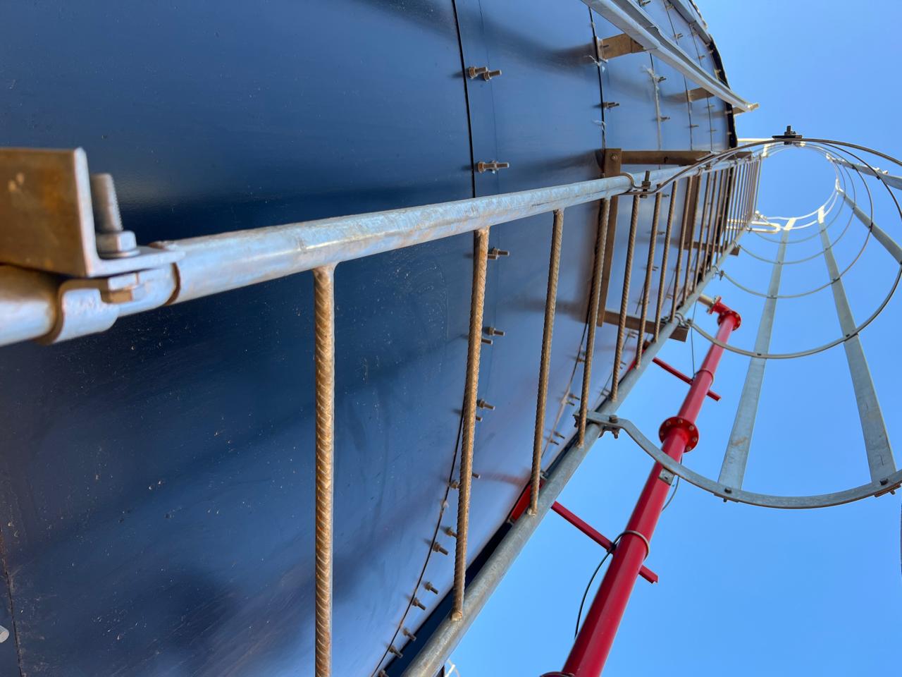 Fleurhof Mall access ladder detail up cylindrical tank